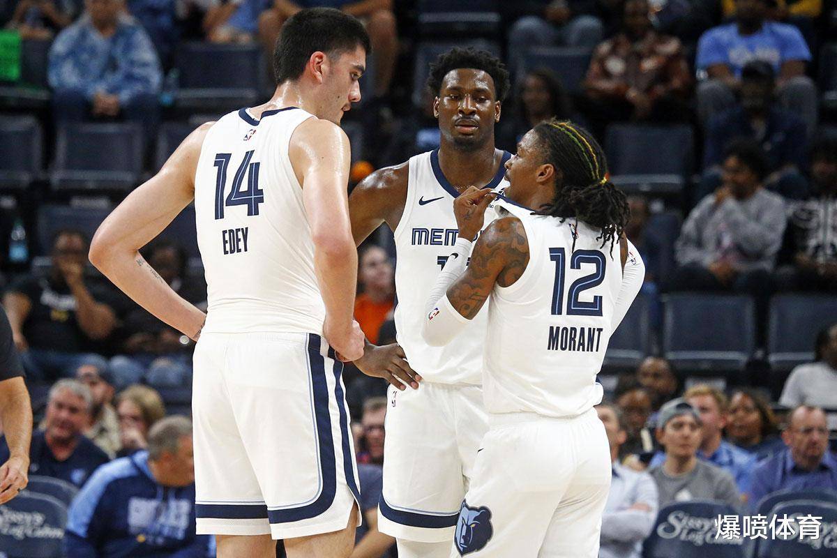 这队的攻防切换太流畅了（这支球队的攻防转换行云流水）