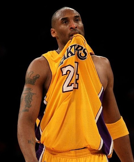 他被换下那一刻，全场愣住（他被换下瞬间，全场惊呆）