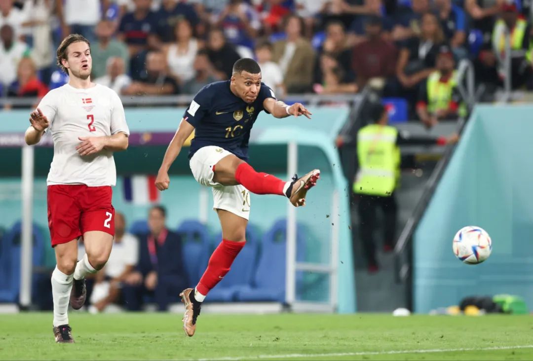 官方：足协杯决赛将于11月6日10：58开票，最低票价180元（足协杯决赛门票11月6日10：58开售，最低180元）