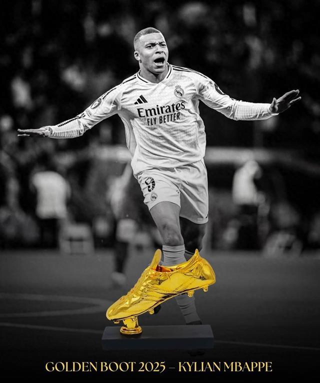 足球中超新外援亮相，身体对抗惊人（中超新外援首秀，身体对抗震撼全场）