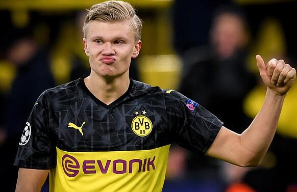 C罗关键进球帮助球队逆转取胜（C罗献关键一击，助球队完成逆转胜）