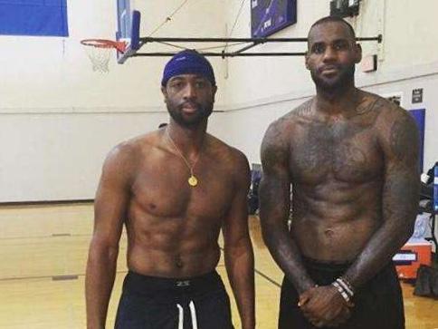 NBA精彩回放：勇士绝杀太阳,（勇士压哨绝杀太阳：NBA高能集锦）