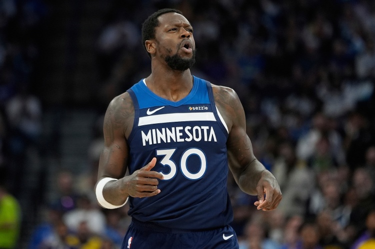 英超曼城vs桑德兰：我预测主队大胜，3-0、3-1，至少赢两个（英超曼城迎战桑德兰：看好主队至少两球取胜，比分倾向3-0或3-1）