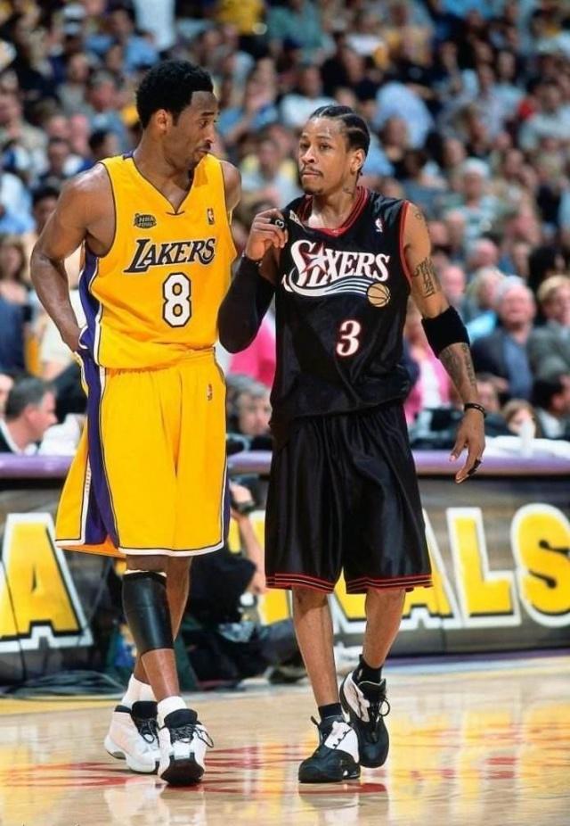 库里战靴的圣诞限定，球鞋爱好者期待已久（备受鞋迷期待的库里圣诞限定战靴）